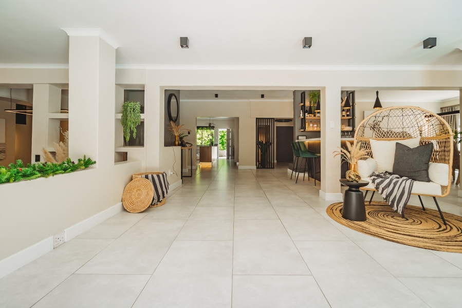 5 Bedroom Property for Sale in Heather Park Western Cape